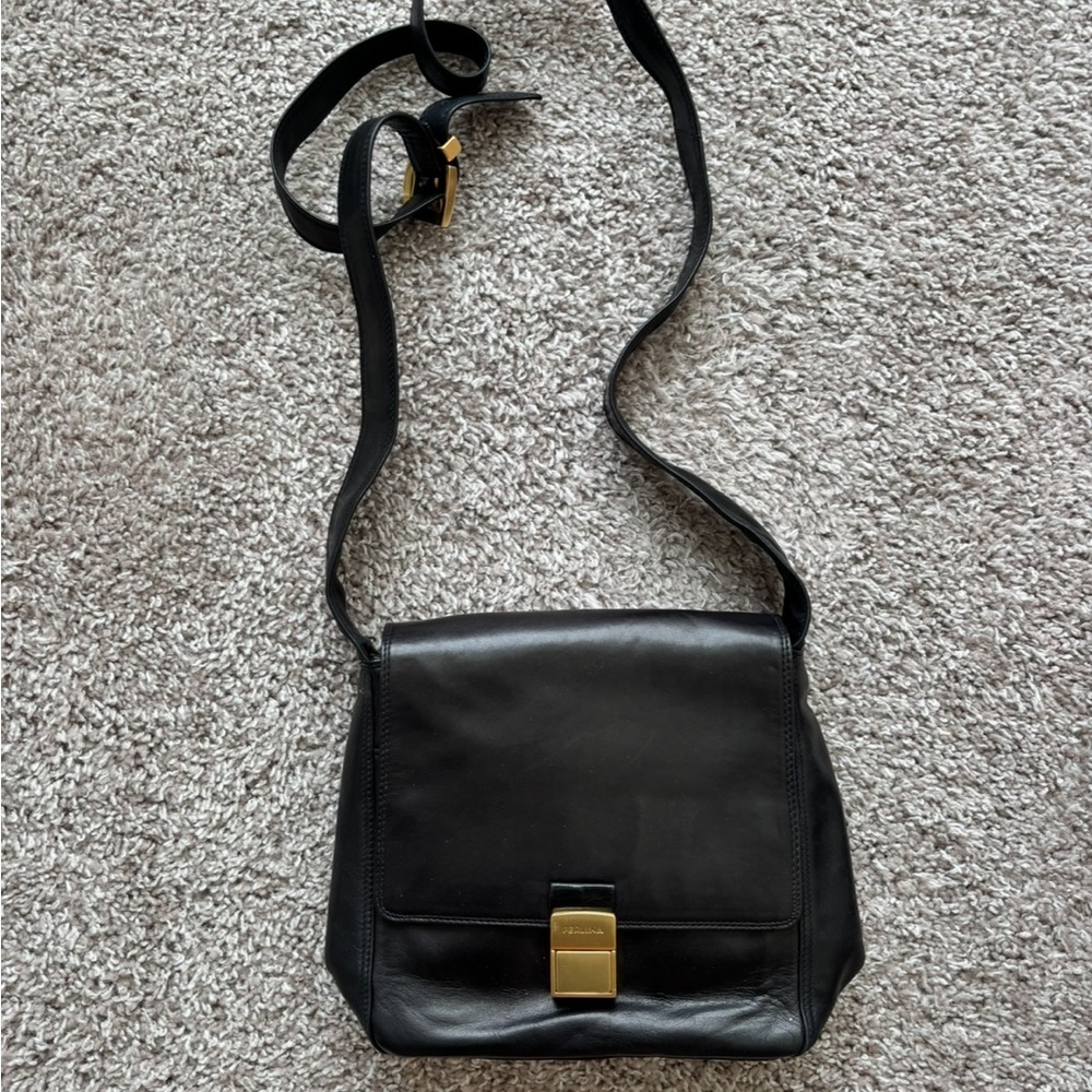Perlina Black Leather Crossbody Bag with Gold Lock